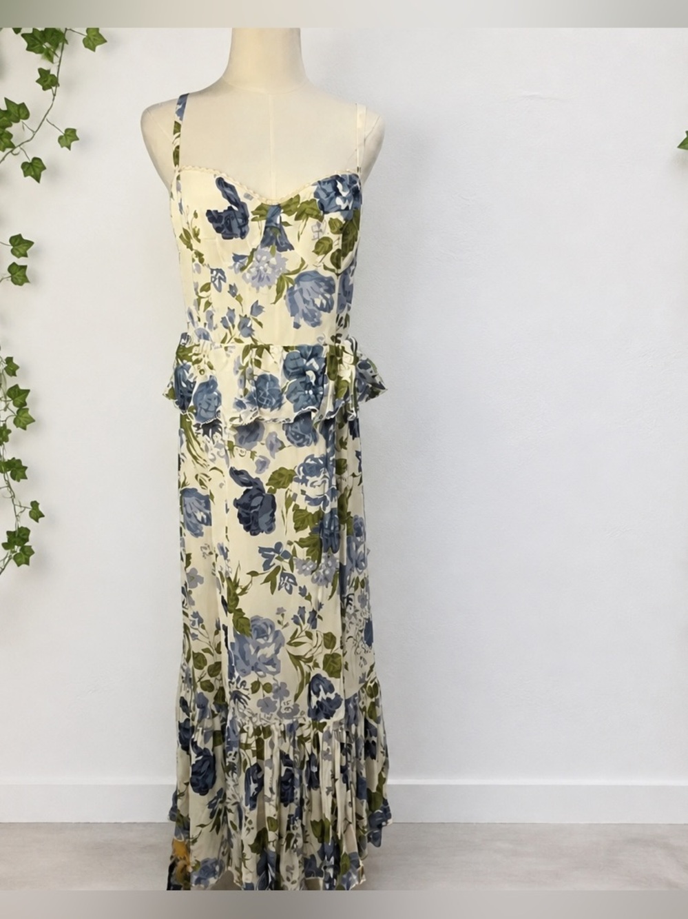 NWT OPT Blue Hydrangea Aila Dress - 10 - Picture 3 of 11